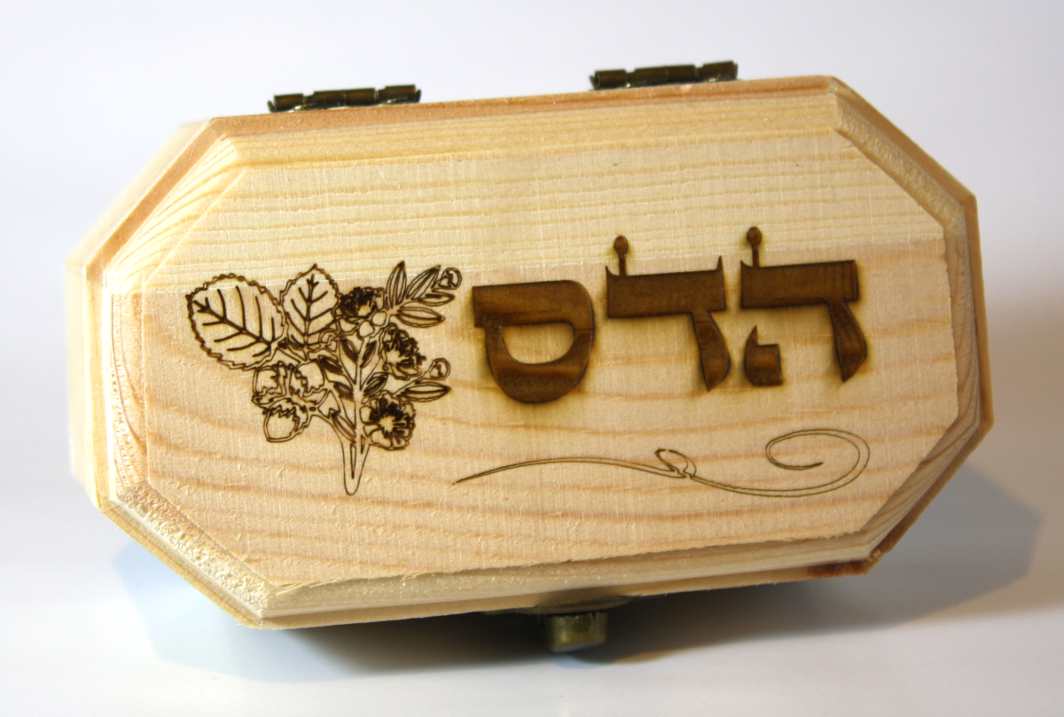 קופסא 8 צלעות מעץ עם צריבה בלייזר